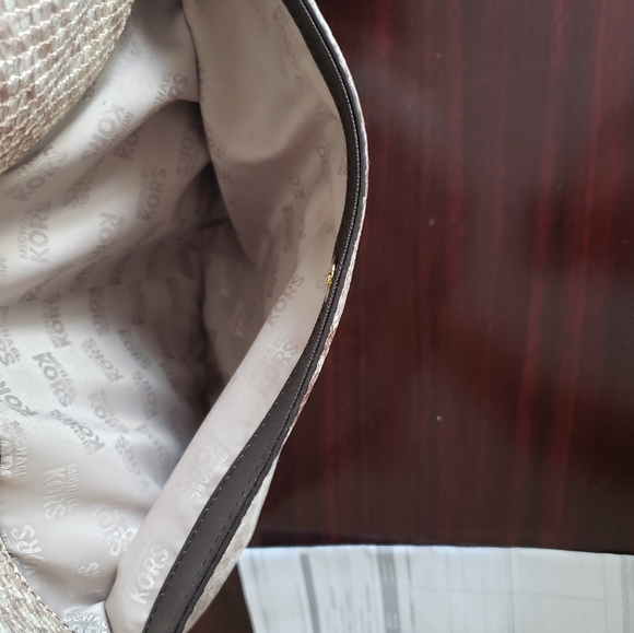 Michael Kors NWT Bedford Embossed Leather Satchel - Picture 7 of 11